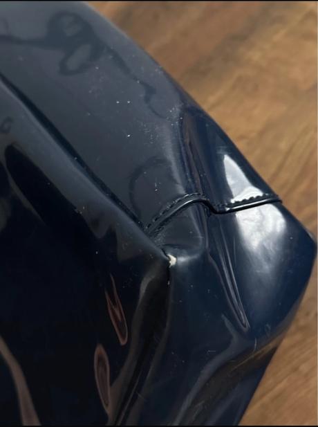 Tmavomodrá lakovaná kabelka armani, armani