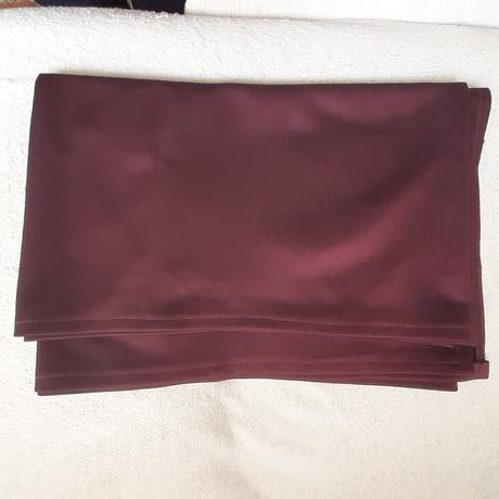 Jednoduché spoločenské šaty so štólou, 42