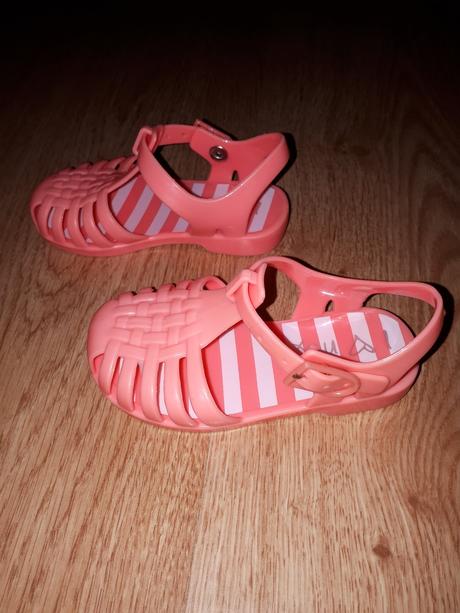 Next sandálky, next,20