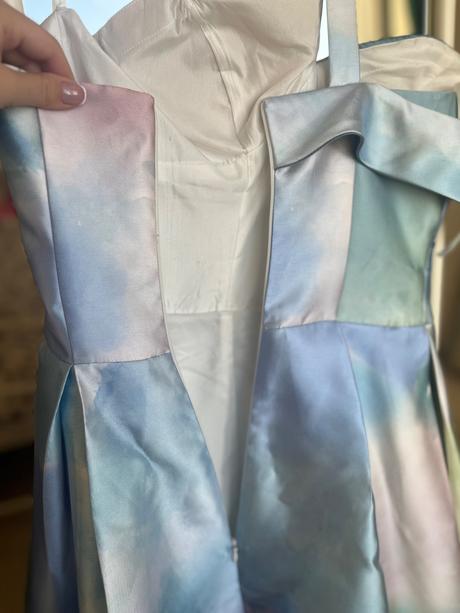 Nove farebne spoločenske večerne šaty, xs