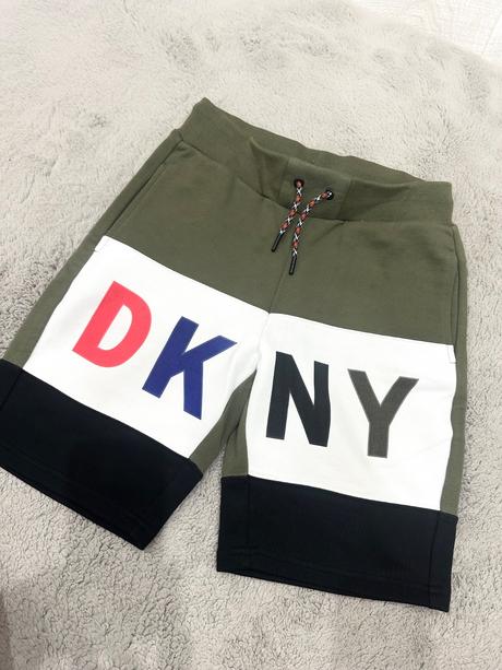 Šortky, dkny,152