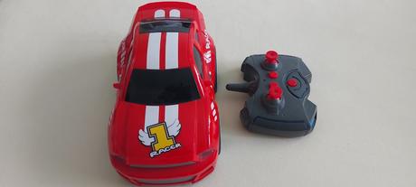 Racer 1 - auto na diaľkové ovládanie,