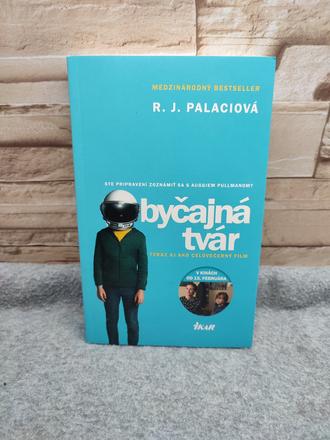 Obyčajná tvár - r.j. palacio, 