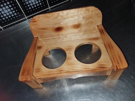 Drevené dekorácie na kvetinace,