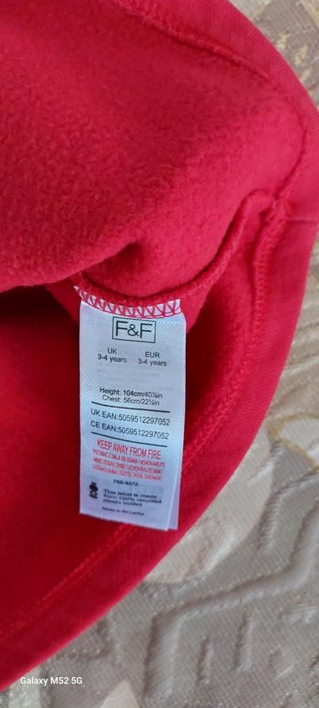 Vianočné šaty, 104