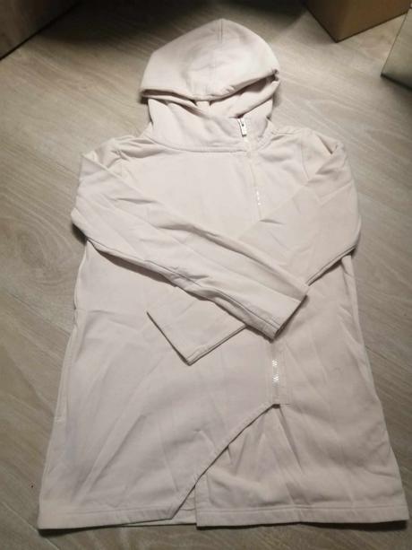 Mikinka, reserved,152