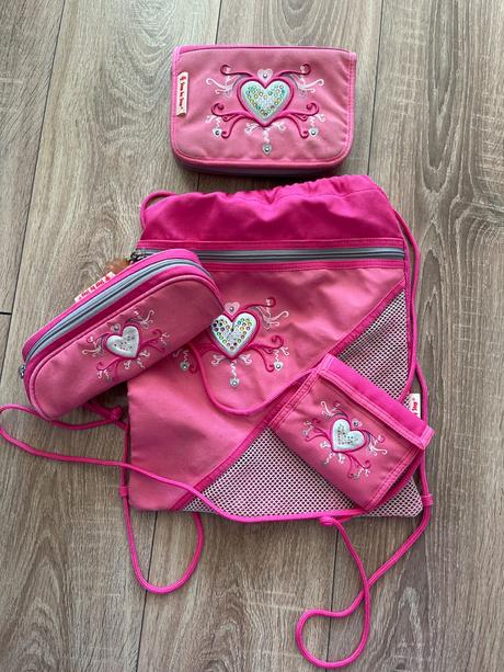 Školsá taška a príslušenstvo,