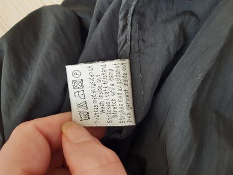 Cierny jarny kabat, 36