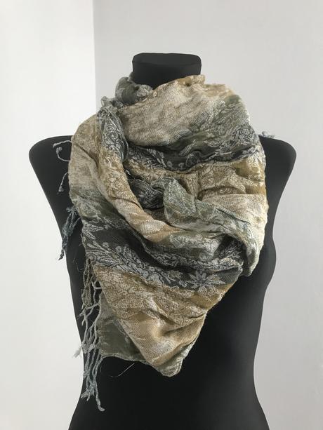 Zlato sivý šál, l