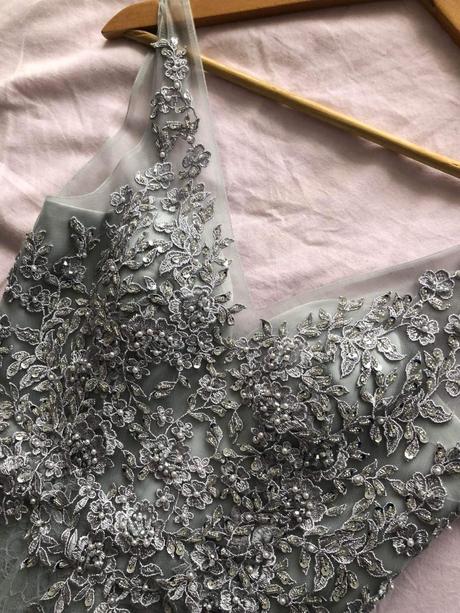 Krasne spoločenské šaty č.36, 36