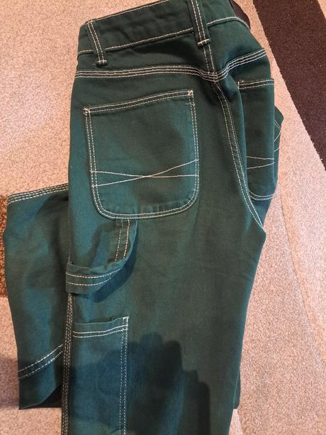 Zelené rifle s vačkami, bershka,32