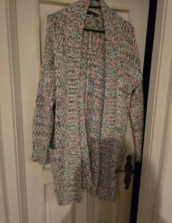 Reserved svetrik, reserved,s