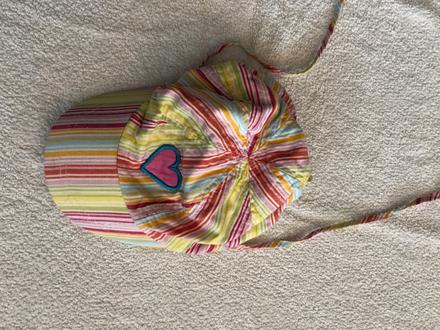 Pásikavá šiltovka, 92