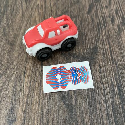 Autíčko + nálepky,