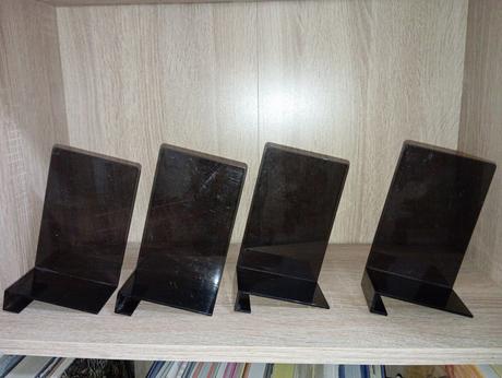 Ikea zarážky na knihy, 