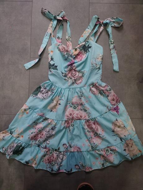 Kvetovane šaty, 36 / 38 / m / s