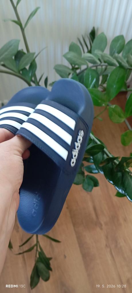 Šľapky, adidas,32