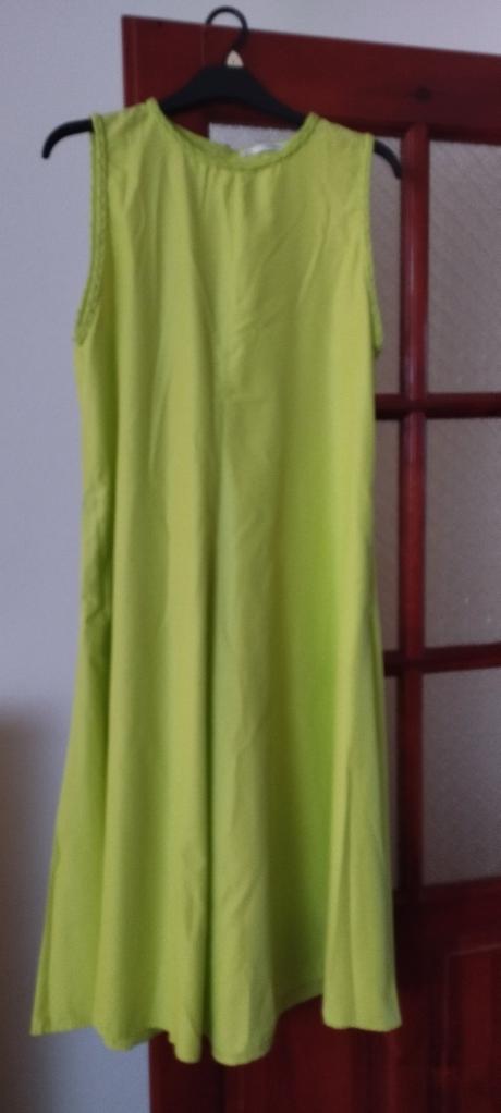 Limetkové šaty, 44