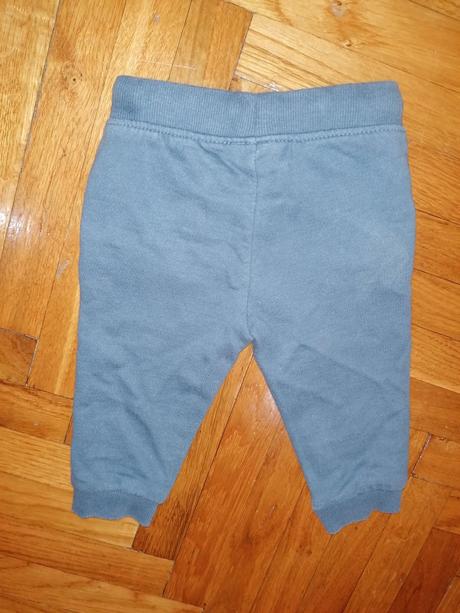 Tyrkysové tepláky, pepco,68