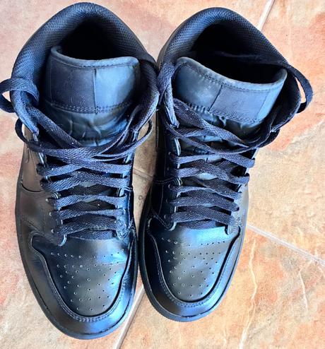 Nike air jordan 1 mid triple black veľ. 42, air jordan,42