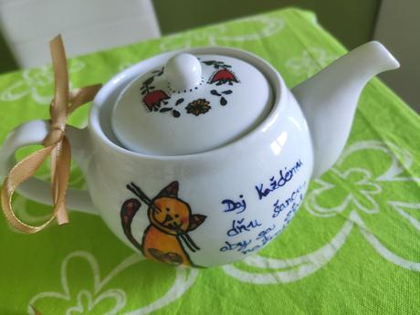 Porcelánový čajník ručne maľovaný, 