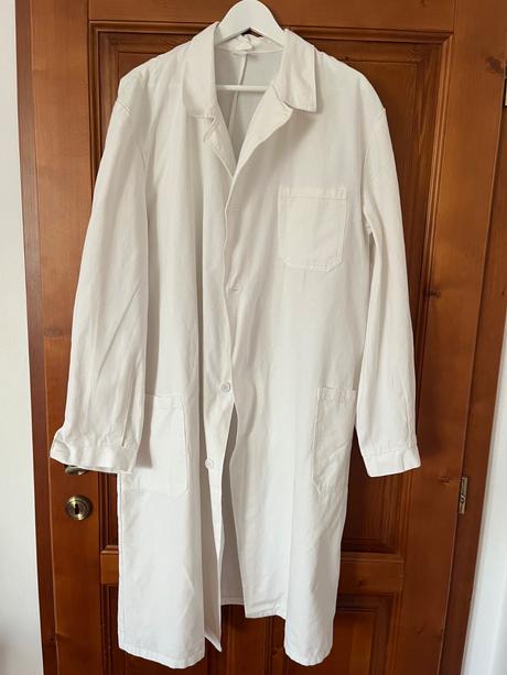 Biely laboratórny plášť l, l