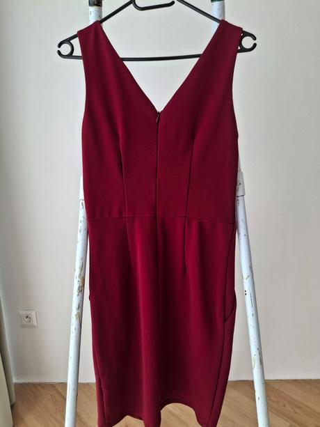 Vínové šaty, xs