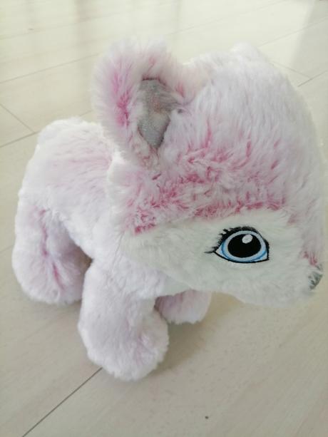 Plysovy psik ruzovobiely, 