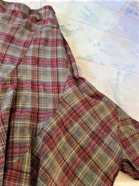 Extravagantná sukňa, l