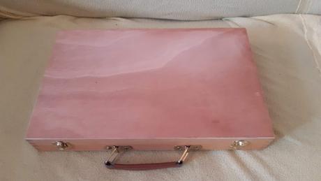 Predám drevený kufrík na maĺovacie potreby., 