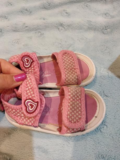 Sandálky, cupcake,23