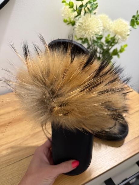 Dámske šľapky s kožušinou, 38