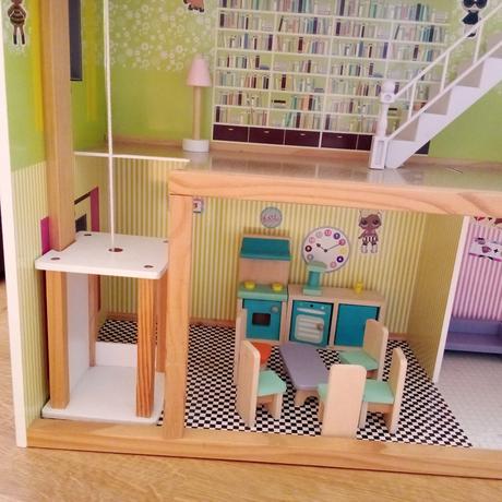 Veľký drevený domček pre bábiky,