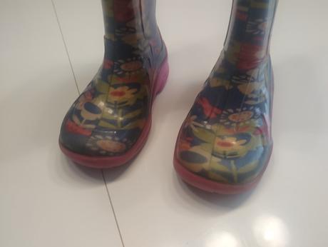 Kvietkované gumáky, 23