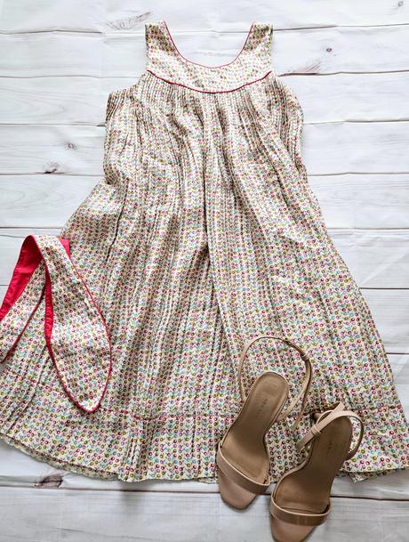 Krásne zaujímavé šaty, 36