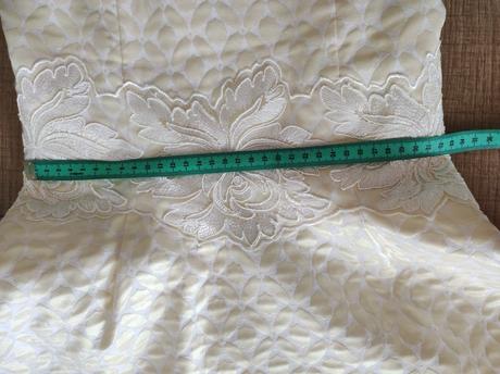 Spoločenské šaty, 36