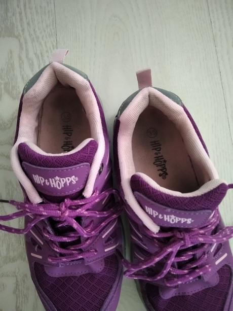 Fialové tenisky, 35