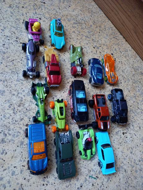 Autíčka hotwheels, 