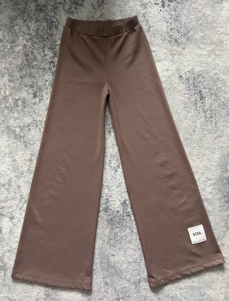 Legíny široké, 146