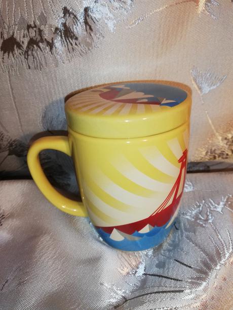 Hrnček lipton s vrchnákom, 