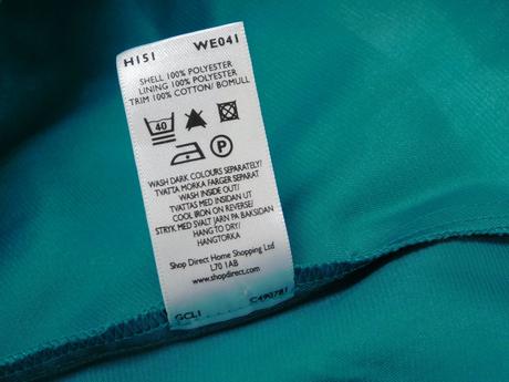 Pekne šaty s odonimatelnymi ramienkami, 46