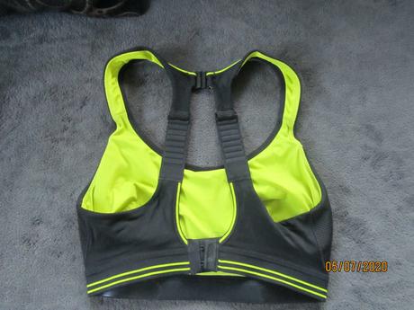 Sportova podprsenka, s