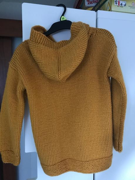 Nový sveter handmade, 134