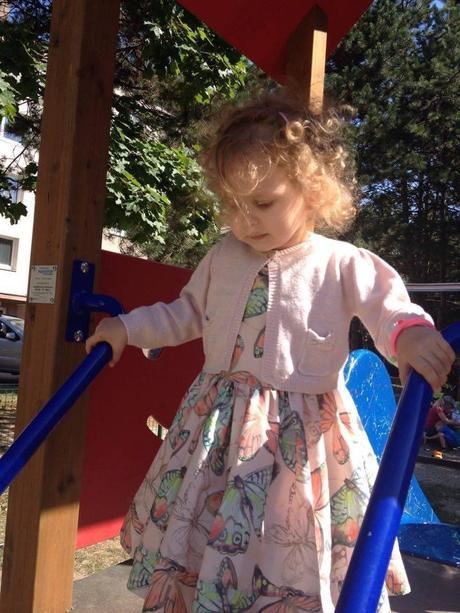 92/98 motylikove saty s perlickami, matalan,98