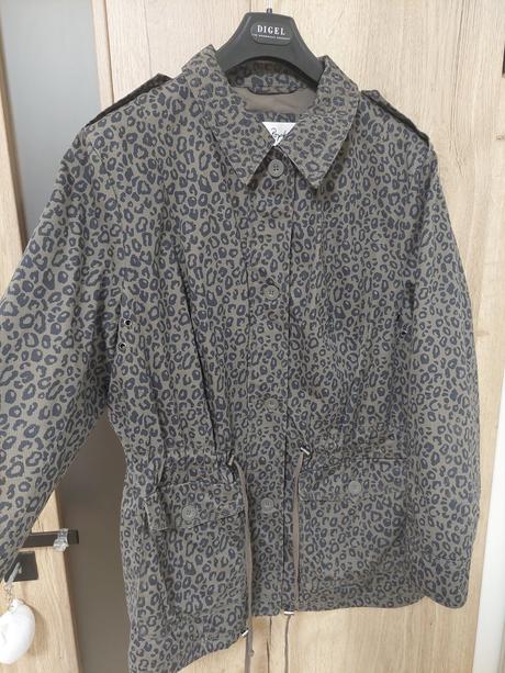 Tigrovaná prechodná bunda, 52