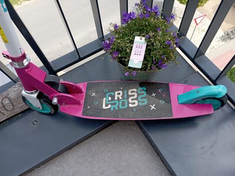 Kolobežka štvorec crisscross, 