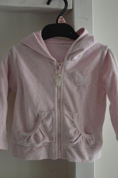 Velúrová mikinka s motýlikom, f&f,86
