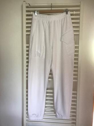 Teplakove nohavice, l