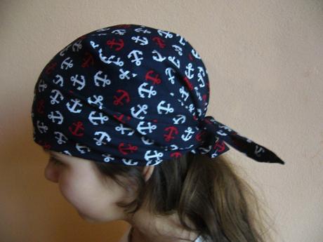 Šatka anchor trojcípa 90x61x61 cm, 128