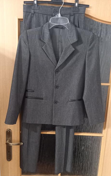 Oblek, 140